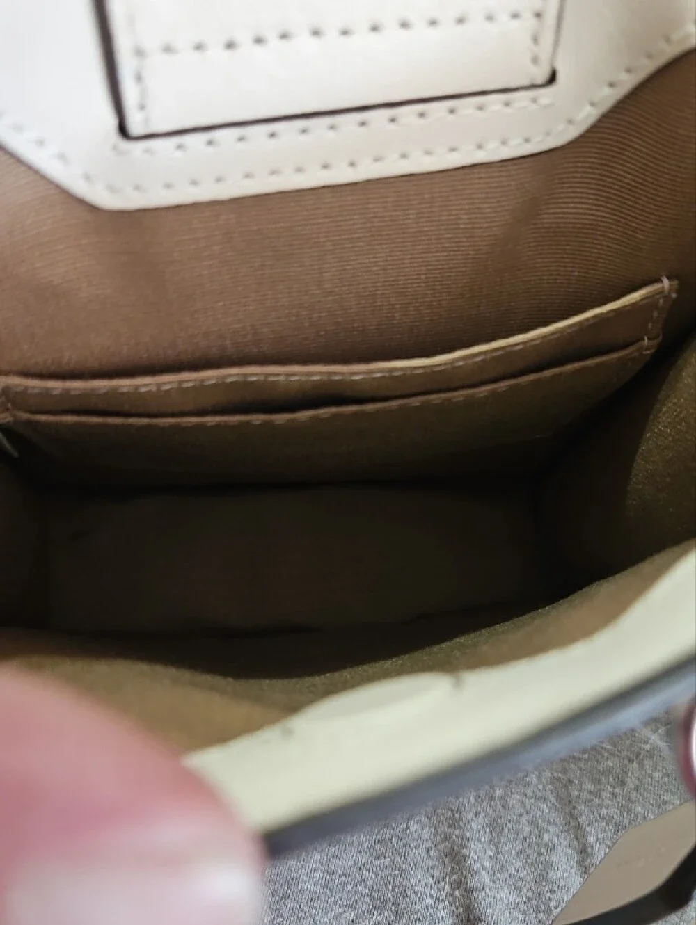 Coach Beige Signature Canvas Mini Crossbody with White Trim NWOT - Picture 5 of 10
